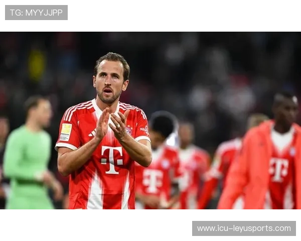 拜仁传中战术展现效果,头球人稳稳完成破门